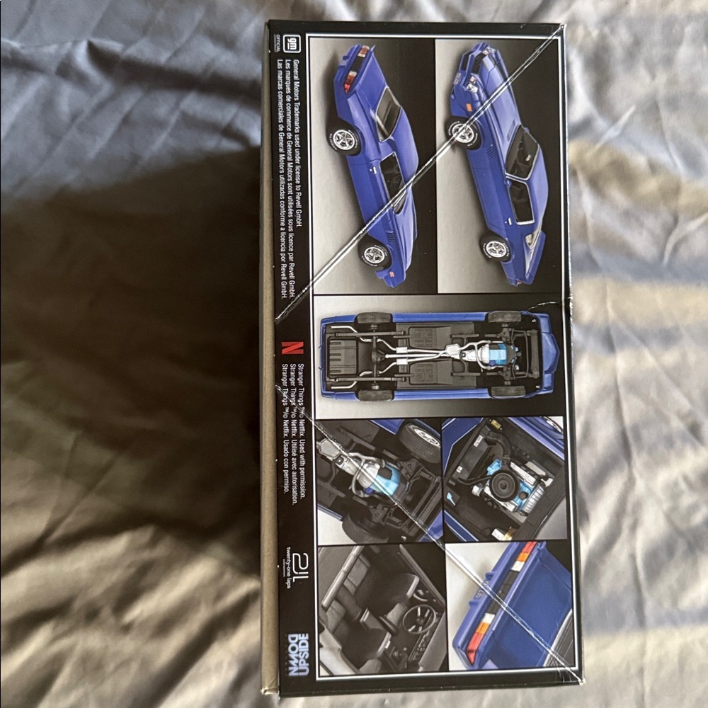 Stranger Things '79 Chevy Camaro Z28 Model Kit - Picture 4 of 5